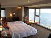 【特別室401号室】海から昇る朝日で素敵な目覚め。太平洋をふたり占めする贅沢な空間。