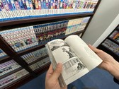1階漫画コーナー♪話題作をはじめ蔵書数は15,000冊以上♪