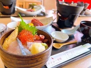 海鮮丼