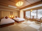 ◆南館洋室一例／2021年12月オープン！ベッドはセミダブル、床は足裏に心地良い、和モダンな琉球畳を使用