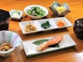 [ホテル虎屋] 福島の恵みを中心に。ごはんまたはおかゆよりお選びいただけける和朝食。