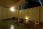 殿方露天風呂（夜）