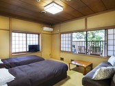 和洋室10畳+8畳+広縁4畳（改築／禁煙室）