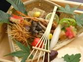 [よろこびの宿 しん喜] 秋の味覚を盛り込んだ【秋の吹寄せ】