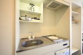 全客室がミニキッチン付で長期滞在も快適に♪フライパン、鍋、やかんはお部屋に完備しております。