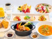 ◆ご朝食一例｜野菜を中心にした温かいスープから始まる野菜を使った女性の方に人気の洋朝食