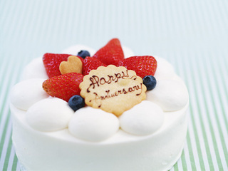 ◆お祝いの席にぴったりなホールケーキ※イメージ