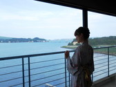 【お部屋からの眺望】七尾湾と能登島、そして大橋の絶景を満喫してください。