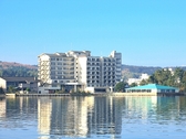 当宿は波穏やかな七尾湾に面し、全てのお部屋から絶景をご覧いただけます。