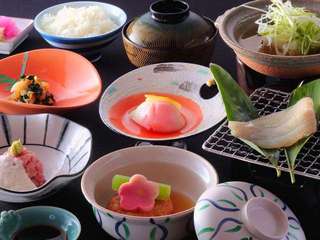 ★ガス釜で炊いた「加賀こしひかり米」をたくさん召し上がれ♪なぜか美味しい旅館の朝食。