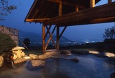 幻想的な夜景と『遠見の湯』☆季節や時間帯によって様々な趣きのある絶景展望露天風呂です☆