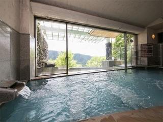 女子大浴場