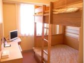 [HOTEL AZ　長野佐久IC店] お部屋は２段ベッドです。