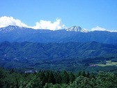 [郡上高原ホテル] ホテル正面には、雄大な白山がご覧頂けます！！