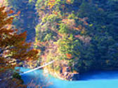 チンダル湖に架かる夢の吊橋で願いを・・・パワースポット