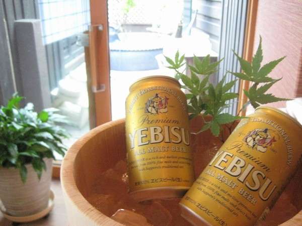 貸切露天にひたり、箱根の山々を望む・・・。冷えたビールでぷぁ～と日常からの開放♪