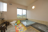 貸切温泉【SORA】のは、ご自身でお湯は入れられる赤ちゃん風呂があります。
