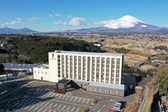 空撮画像です。富士山を望む抜群のロケーションが、自慢のホテルです。