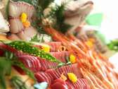 ◆ディナーブッフェ（イメージ）／和洋40品のブッフェでは、お刺身や揚げたて天ぷらもお楽しみいただけます