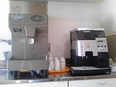 [HOTEL AZ　三重名張] 浄水器とミル付きコーヒーメーカー（６時から２１時までサービス）
