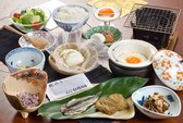 [ホテル秘境の湯] 朝は自慢の朝食を準備します。