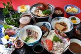 [足摺国際ホテル] <br>海の幸が中心の会席料理です。<br>当館特製のタレを使った本場の『鰹のたたき』も<br>好評です。