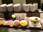 [HOTEL AZ 福岡大川店] 朝食バイキングレーン（一例）
