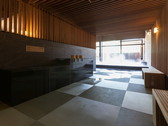 大浴場｜掛け湯のある入口は珍しい畳敷き
