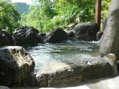 [露天風呂付貸別荘  Cottage　柊] 「山法師」の地下にある専用露天風呂はいつでも源泉掛け流しの温泉を満喫できます。