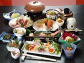 [いやしの湯　豊山荘] 旬会席はボリュームも十分！！新鮮なお刺身や旬のお鍋など、バリエーションで目も楽しめる