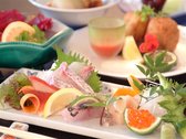 [いやしの湯　豊山荘] 旬会席は味もボリュームも十分！！新鮮なお刺身や旬のお鍋など、バリエーションで目も楽しめるコースに