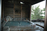 バリアフリータイプ「鹿の湯」
館内にある貸切露天風呂です。