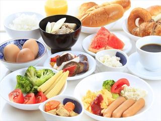 【無料朝食】連泊でもうれしい日替わりのおかず。