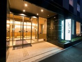 外観（エントランス入口・夜）
