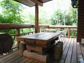 「柊」屋根付きデッキ、雨天時でもデッキでのＢＢＱが楽しめます。