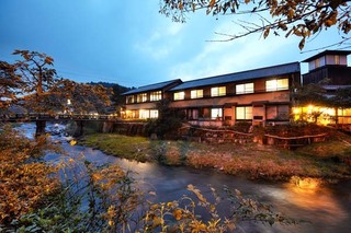 大切な記念日の祝いの場に、与謝野晶子が訪れたころからの老舗の当館はいかがですか？